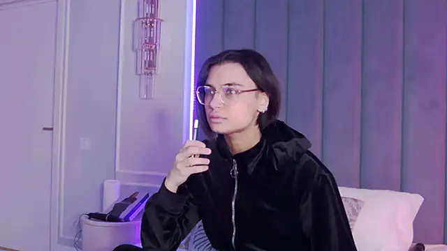 VioletAsh online show from 02.08.26