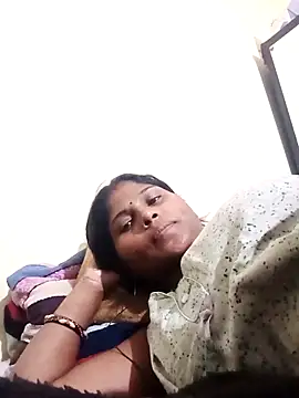 Snapshot of Sneha16 chatting on 10.10.25 Sneha16 online show from 10.10.25