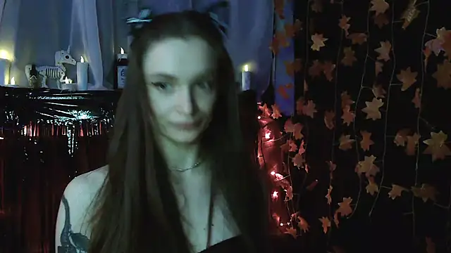   Leyla   online show from 10.18.25