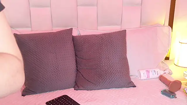 scarlett sm online show from 10.14.25