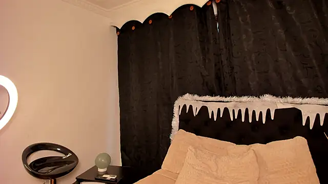 Tiffany Nm online show from 11.30.25