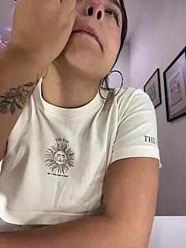 EmilyHarperr online show from 10.17.25