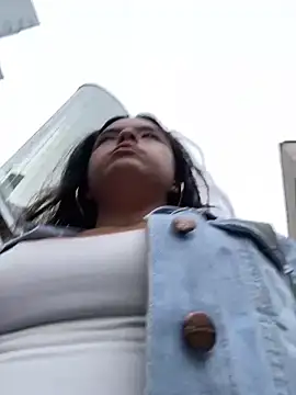 EmilyHarperr online show from 10.25.25