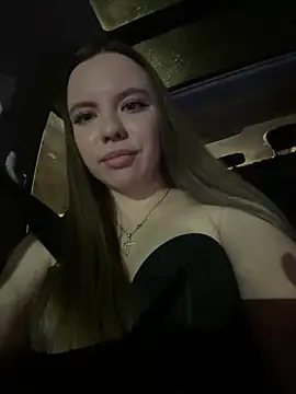 Chloe loo online show from 04.16.26