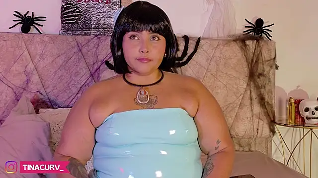 TinaCurv online show from 10.31.25