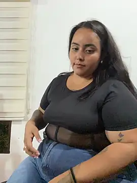 TinaCurv online show from 11.21.25