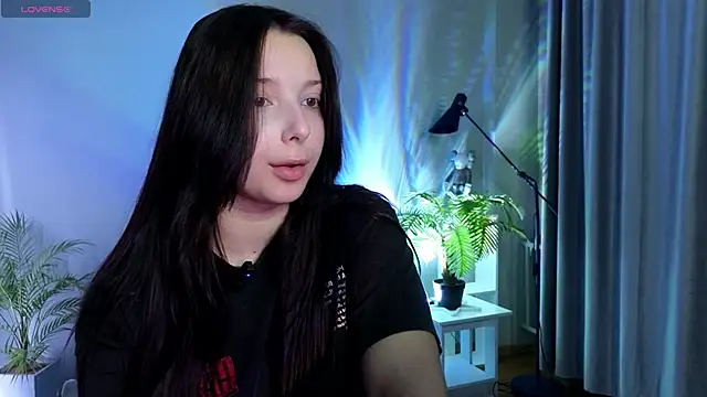 Snapshot of Lucy_louras chatting on 10.14.25 Lucy louras online show from 10.14.25