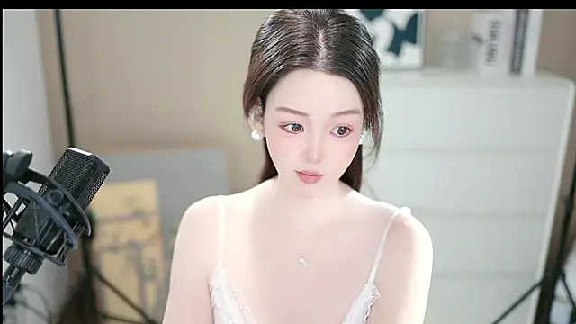 abbyli12 online show from 11.26.25