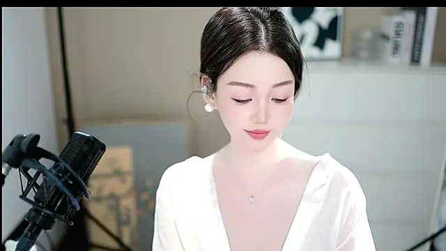 abbyli12 online show from 12.18.25