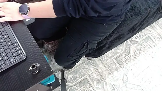 Snapshot of poison_doll2 chatting on 02.10.26 poison doll2 online show from 02.10.26