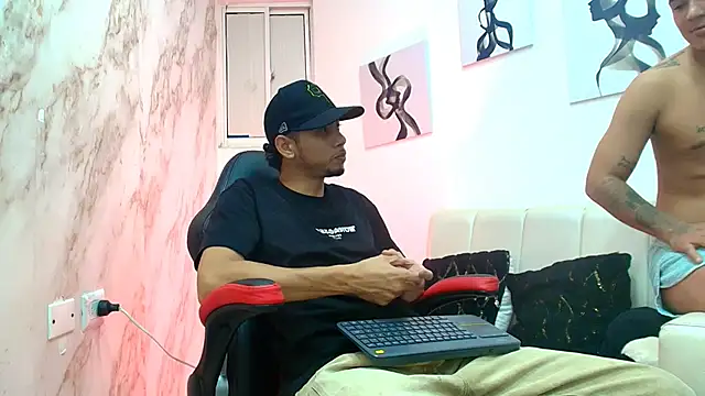 Snapshot of DustinandJordan chatting on 01.17.26 DustinandJordan online show from 01.17.26