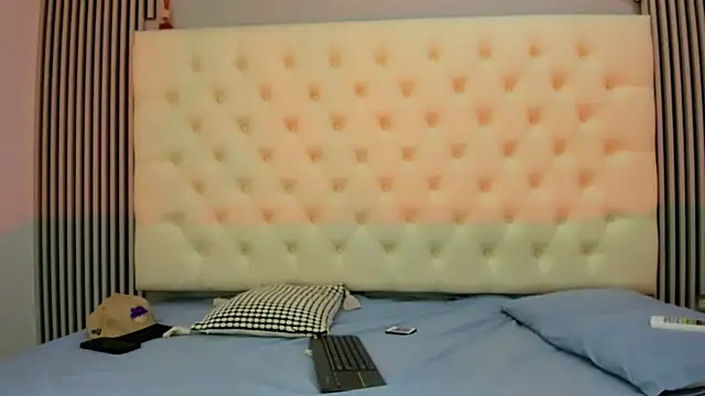 Snapshot of DustinandJordan chatting on 01.19.26 DustinandJordan online show from 01.19.26