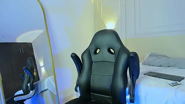 Snapshot of DustinandJordan chatting on 02.09.26 DustinandJordan online show from 02.09.26