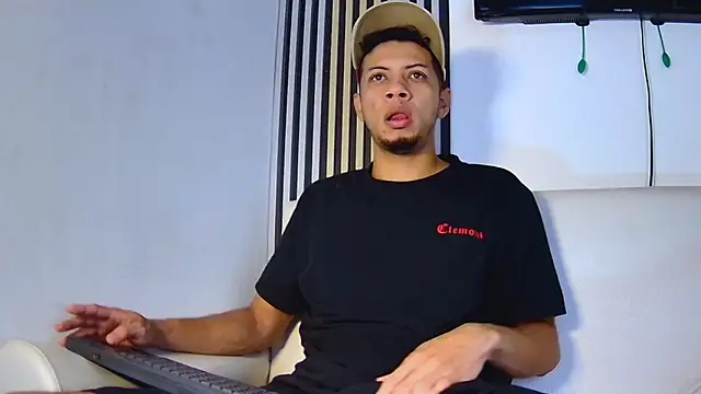 Snapshot of DustinandJordan chatting on 02.11.26 DustinandJordan online show from 02.11.26