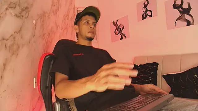 Snapshot of DustinandJordan chatting on 02.12.26 DustinandJordan online show from 02.12.26