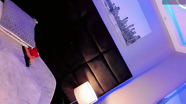 Ana Paaula23 online show from 10.17.25