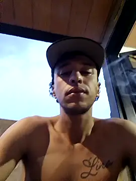 Santi2323xxX online show from 05.05.26