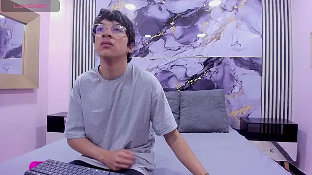 Desire Ecstasy online show from 10.22.25