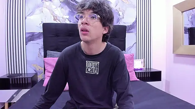 Desire Ecstasy online show from 11.30.25