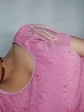 Snapshot of Hut_rotu_cute chatting on 10.18.25 Hut rotu cute online show from 10.18.25
