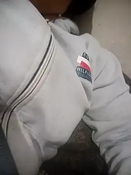 CUTGIRL76 online show from 12.21.25