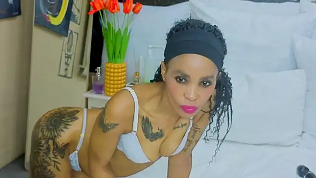 CaramelNatashaxx online show from 10.21.25