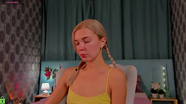 Aurora Bennet online show from 09.11.25