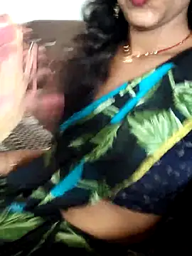 AnanyaKapoor89 online show from 09.13.25