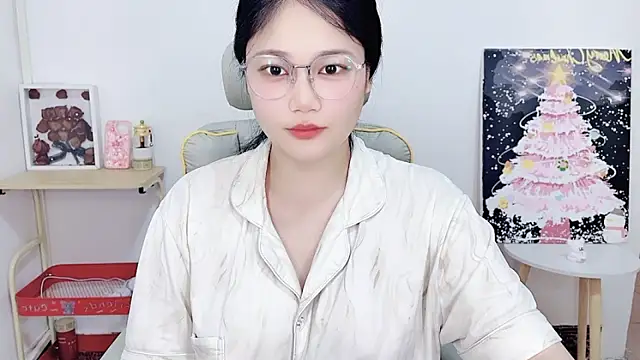 Snapshot of Dec-7758 chatting on 06.12.26 Dec-7758 online show from 06.12.26