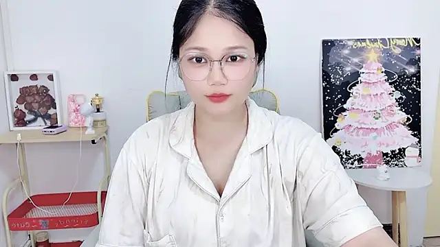 Snapshot of Dec-7758 chatting on 06.20.26 Dec-7758 online show from 06.20.26