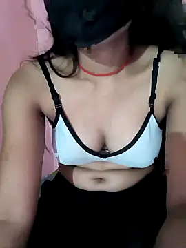 Snapshot of Hotmonasexi chatting on 10.10.25 Hotmonasexi online show from 10.10.25