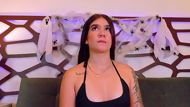 kloe bella online show from 10.27.25