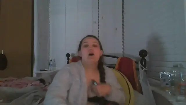 Snapshot of lu_official1 chatting on 11.13.25 lu official1 online show from 11.13.25