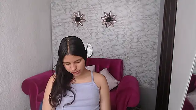 Snapshot of Evagirl69 chatting on 09.16.25 Evagirl69 online show from 09.16.25