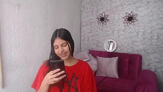 Snapshot of Evagirl69 chatting on 09.26.25 Evagirl69 online show from 09.26.25