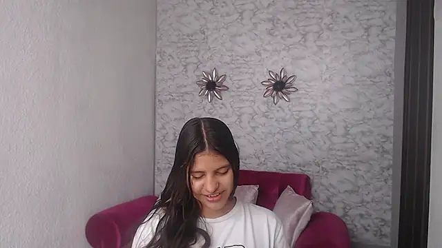 Snapshot of Evagirl69 chatting on 09.30.25 Evagirl69 online show from 09.30.25