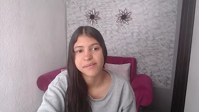 Snapshot of Evagirl69 chatting on 10.10.25 Evagirl69 online show from 10.10.25