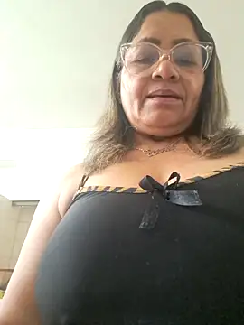 Snapshot of Vickysweeeettt chatting on 06.29.26 Vickysweeeettt online show from 06.29.26