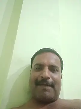 Snapshot of vardh033 chatting on 09.29.25 vardh033 online show from 09.29.25