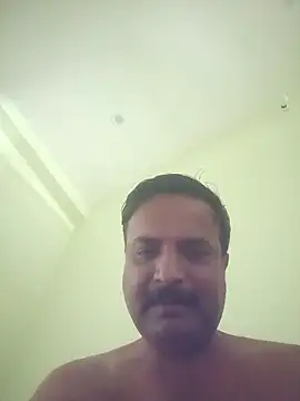 Snapshot of vardh033 chatting on 10.11.25 vardh033 online show from 10.11.25