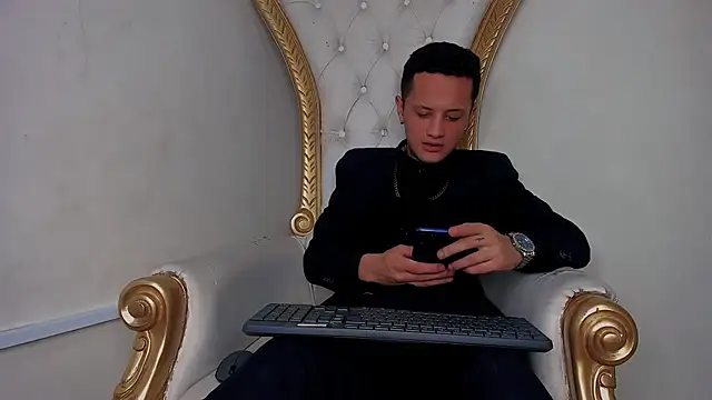 SkinnyZetth online show from 10.24.25