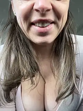 ladywithbigass online show from 12.18.25