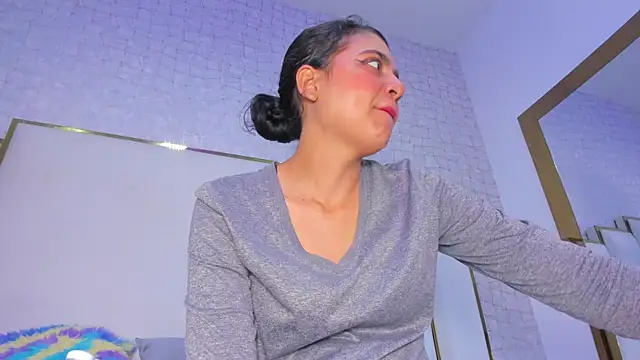 thalia888  online show from 12.15.25