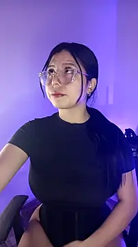 SiennaValera online show from 11.26.25