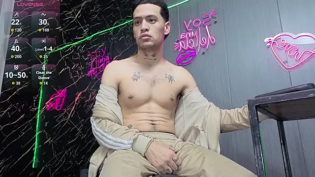 Snapshot of ThorDick_ chatting on 09.13.25 ThorDick  online show from 09.13.25