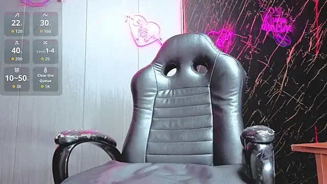 Snapshot of ThorDick_ chatting on 09.28.25 ThorDick  online show from 09.28.25