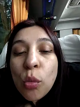 caronicole77 online show from 10.27.25