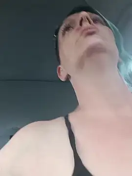 DeziBaby1087 online show from 04.19.26