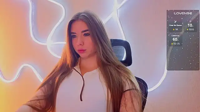 Snapshot of evapuffy chatting on 11.11.25 evapuffy online show from 11.11.25