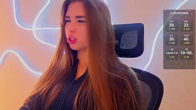 Snapshot of evapuffy chatting on 11.20.25 evapuffy online show from 11.20.25